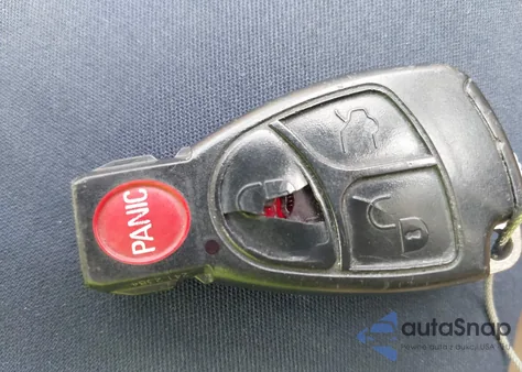 2003 Mercedes-Benz C 240 z USA, uszkodzony, nr VIN WDBRF61J33E013475